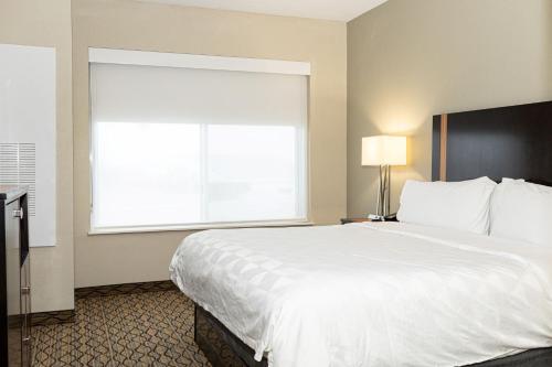 Ένα ή περισσότερα κρεβάτια σε δωμάτιο στο Holiday Inn Effingham by IHG