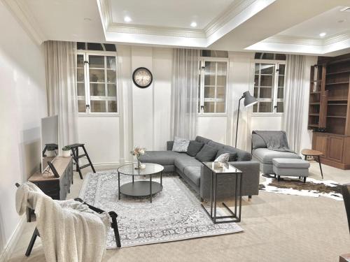 MacArthur Chambers – Photos 3