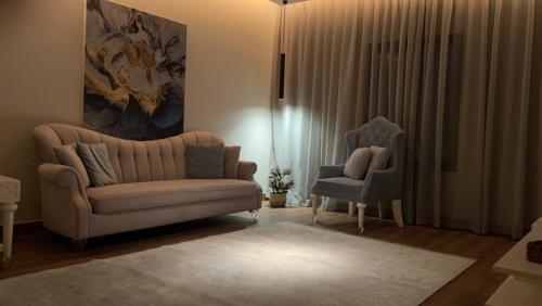 Ruang duduk di Unique Home