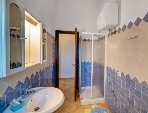 Koupelna v ubytování The Fantastic Residenza Badus two bedroom sleeps six and child num0821
