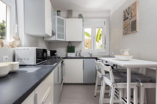 Serene 2BDR Apartment with Patio