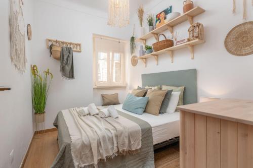 Serene 2BDR Apartment with Patio