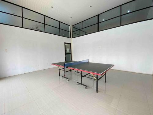 Instalaciones para jugar ping pong en Monde Residence K No 02 Batam Centre o alrededores