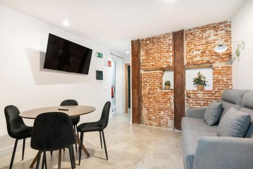 Nice flat in Lavapiés at street level S23A
