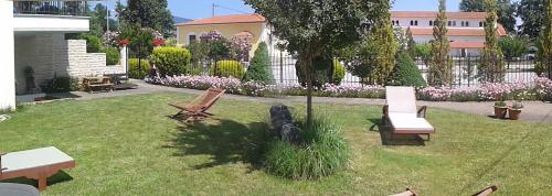 Gallery image of En Iko Christianna in Olympiada