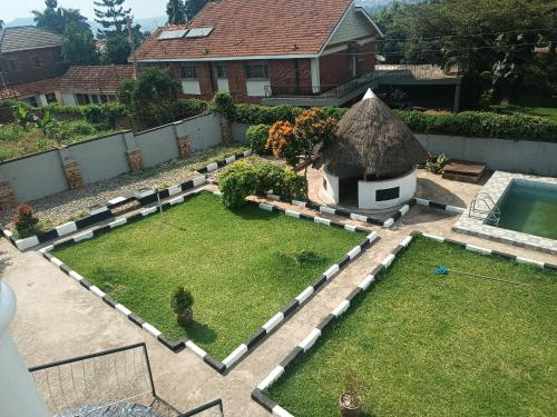 Viola Muyenga Pool House – Photos 3
