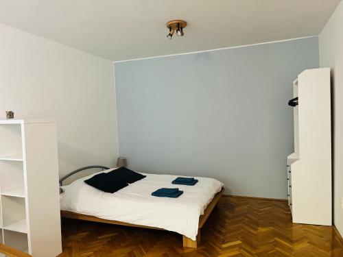 Bauhaus flat in amazing location 1054 Budapest, 1 Széchenyi utca kép - 3