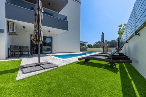 Swimmingpoolen hos eller tæt på Apartment Rose