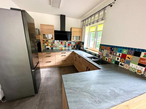 Dapur atau dapur kecil di Traumferienhaus Leimbach am Nürburgring