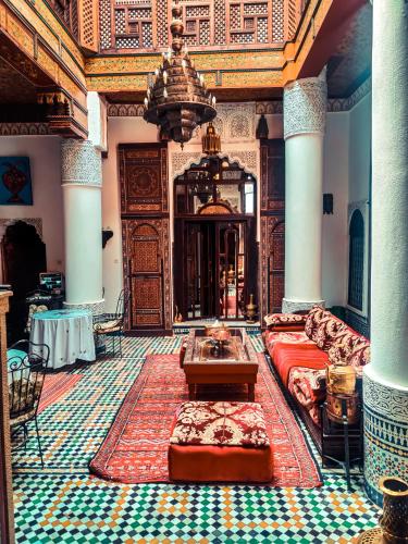 Posezení v ubytování Ryad Zahrat Fes