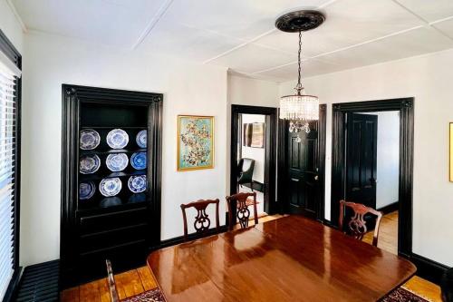 Gallery image of Historic East End - Top of Munjoy Hill! in Portland