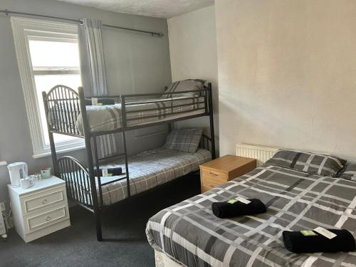 Postel nebo postele na pokoji v ubytování Adina Hotel