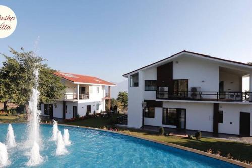 Gallery image of An extravagant Pushp villa overlooking the Ganges in Narendranagar