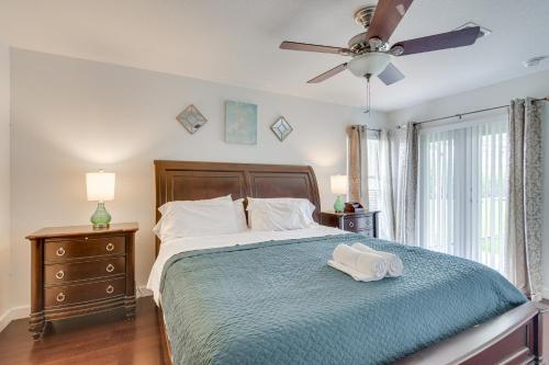Postel nebo postele na pokoji v ubytování Pet-Friendly Miami Home with Hot Tub and Pool Table