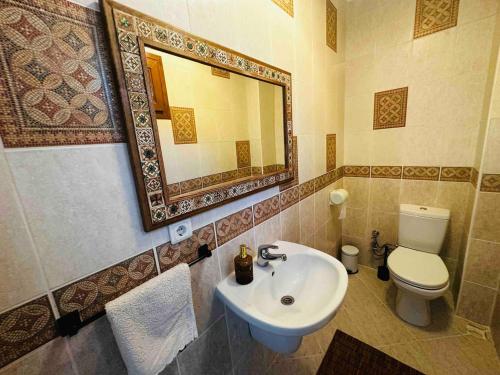 Koupelna v ubytování Deniz manzarali tas villa