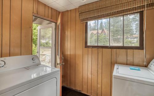 Ett badrum på 096 - Sawmill Cove Lodge