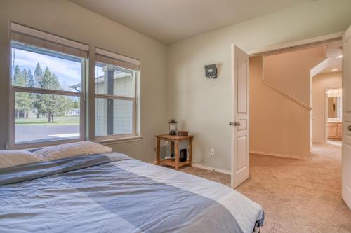 Katil atau katil-katil dalam bilik di Wood Duck Lodge - River Bend House - Meredith Lodging