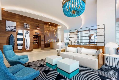 Hampton Inn & Suites Santa Monica Image