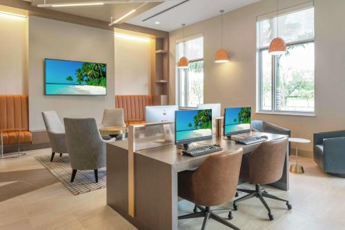 Μια τηλεόραση ή/και κέντρο ψυχαγωγίας στο Hilton Miami Dadeland