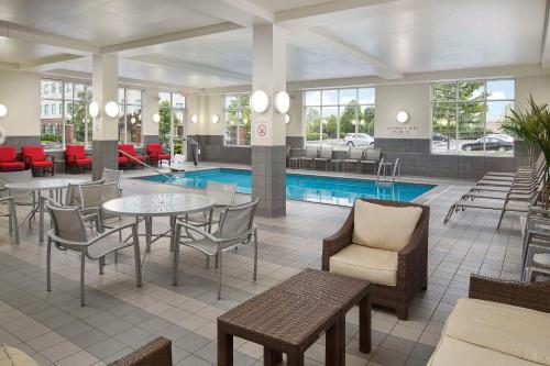 DoubleTree by Hilton Chicago Midway Airport, IL Image
