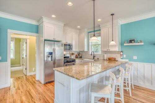 Dapur atau dapur kecil di Beach Dreams - Olivia Beach