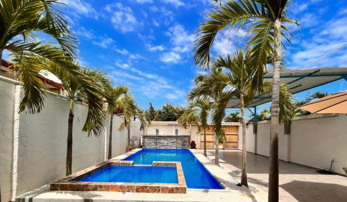 Casa Halley #4 con vista al mar y piscina , 2 pisos - Villamil Playas , Data de Villamil