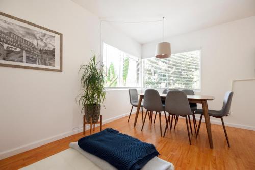 Posezení v ubytování 30 PCT OFF! Malibu Peaceful Getaway, Beach, Ocean