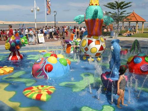 Kolam renang di atau dekat dengan The Entrance Superb Apartment The Entrance NSW with Ocean - Lake Views
