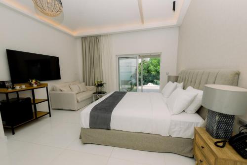 Ray Hotel Corfuにあるベッド
