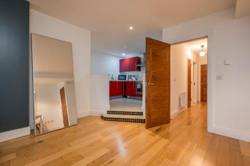 Φωτογραφία από το άλμπουμ του Fitzrovia Mansion Apartments in Belfast's Cathedral Quarter στο Μπέλφαστ