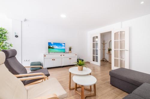 Ilice 3-C Apartment Levante Beach