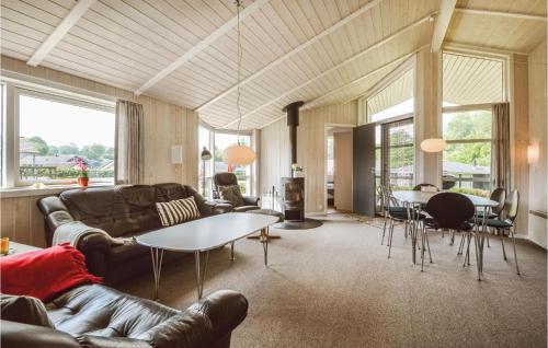 Khu vực ghế ngồi tại Holiday Home Barsbæklund Aabenraa Iv