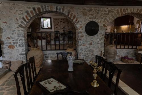 Gallery image of Belessi's Mansion in Monemvasia
