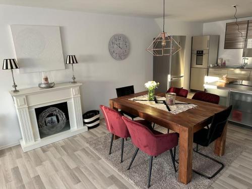 Kuchyň nebo kuchyňský kout v ubytování Großzügige Design Wohnung 110qm max 6 Personen