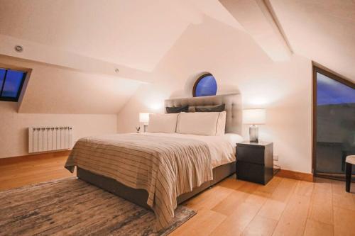 Postel nebo postele na pokoji v ubytování Cobstone Cottage