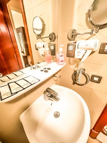 Koupelna v ubytování Diyafa Al Mukhtara Hotel