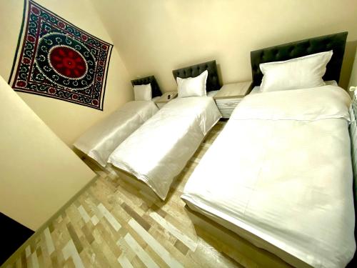 Ένα ή περισσότερα κρεβάτια σε δωμάτιο στο OLD CITY guest house