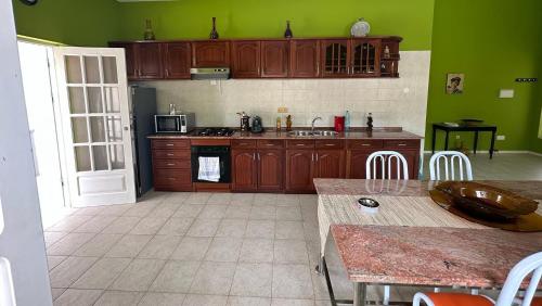 Kuchyň nebo kuchyňský kout v ubytování Djon’s place