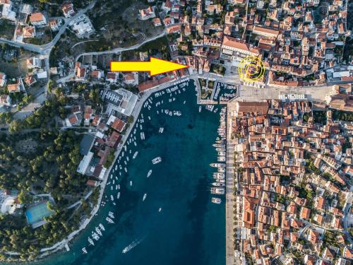 Clock Tower Apartment - ZF Hvar Center