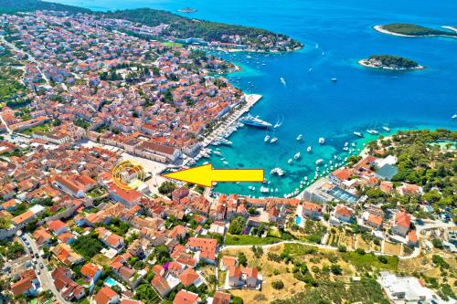 Clock Tower Apartment - ZF Hvar Center