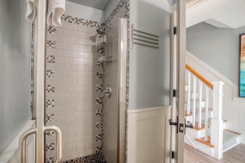 Un baño de Breakers Beach House 10 - Meredith Lodging
