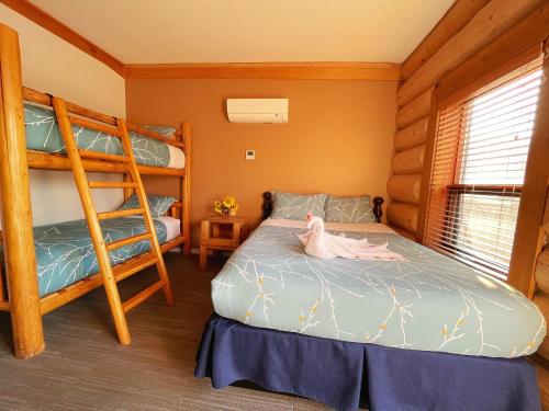 Katil atau katil-katil dalam bilik di Bear's Claw Lodge