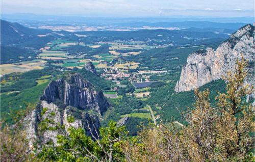 a view from the top of a mountain at Beautiful Home In Dieulefit With Wifi in Dieulefit