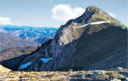 a view of the summit of a mountain at Beautiful Home In Dieulefit With Wifi in Dieulefit