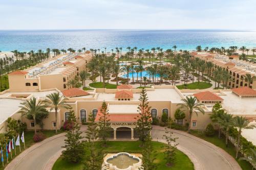 Bazén v ubytování JAZ Almaza Beach Resort, Almaza Bay nebo v jeho okolí