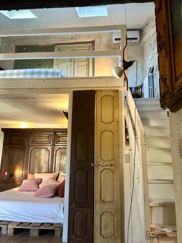 Charming and Design Attic Loft Central Milan in coolest area Navigli Ticinese photo 30