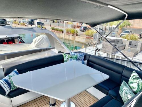 MotorYacht 21 avec équipage photo 33