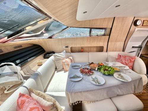 MotorYacht 21 avec équipage photo 52