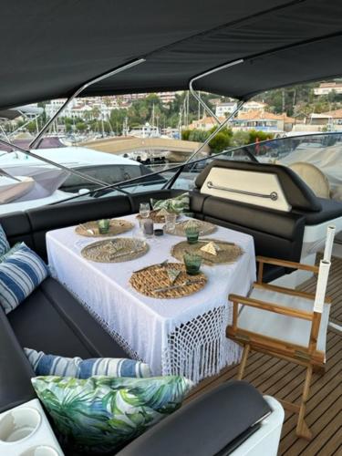 MotorYacht 21 avec équipage photo 23