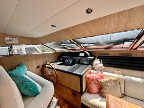 MotorYacht 21 avec équipage photo 28